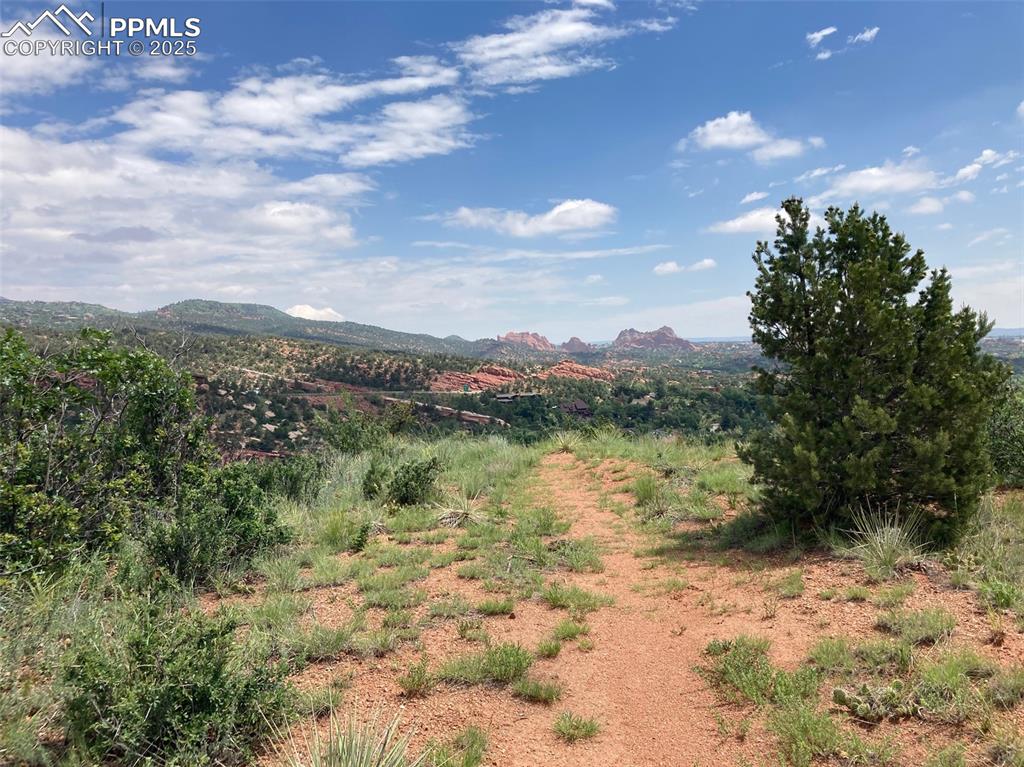 Image 6 of 12: Mountain view