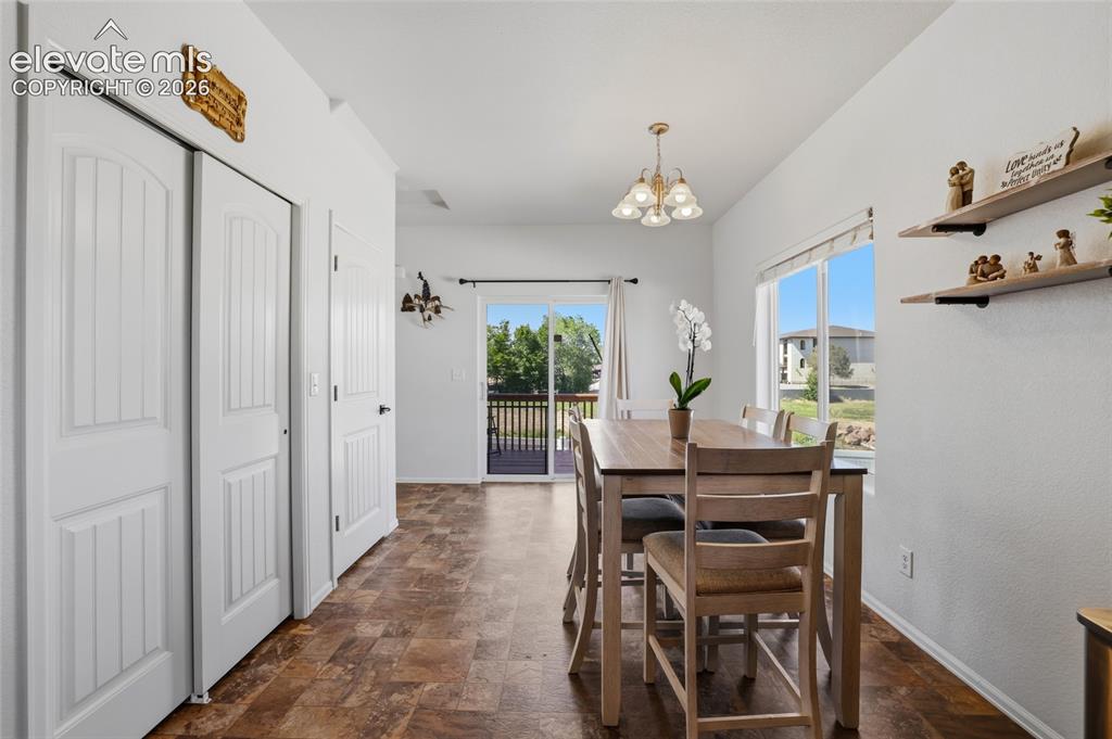 Image 16 of 50: Dining Area