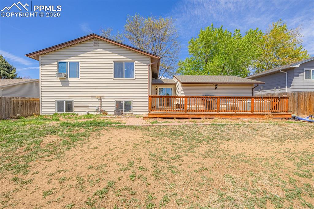 Image 28 of 38: Back of Structure