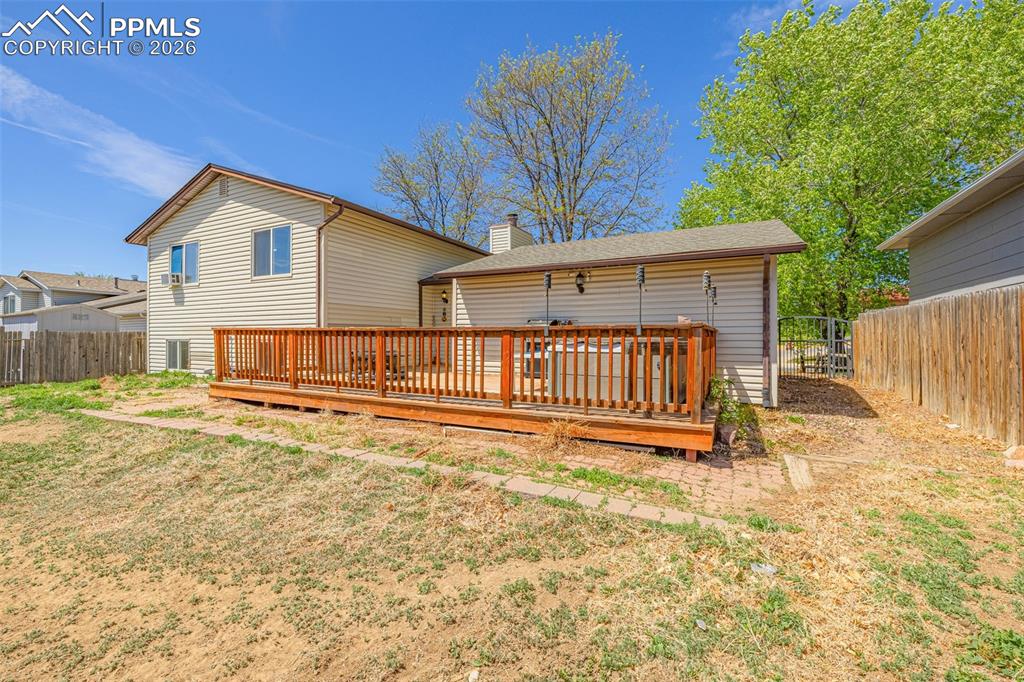 Image 29 of 38: Back of Structure