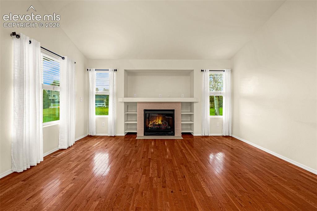 Image 14 of 50: Family Room