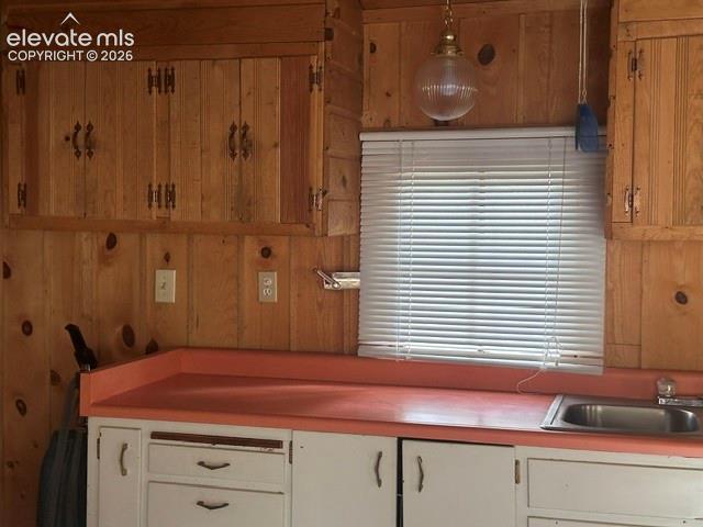 Image 11 of 21: Kitchen
