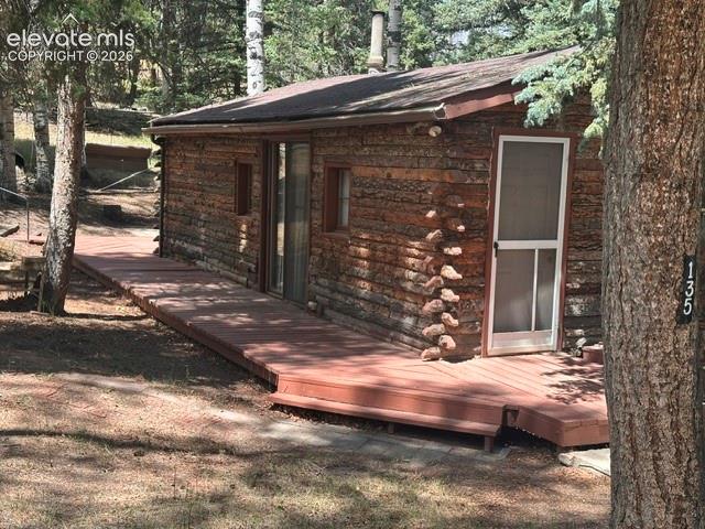Image 3 of 21: Deck