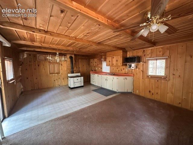 Image 7 of 21: Great Room