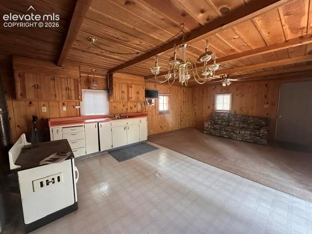 Image 8 of 21: Kitchen