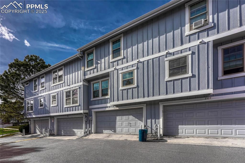 Image 26 of 28: 2-car garage.