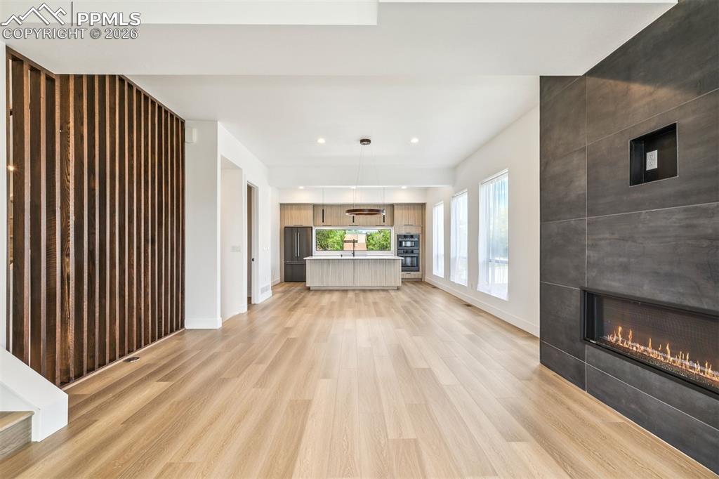 Image 16 of 40: Living Room