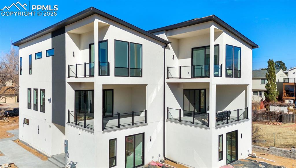 Image 35 of 40: Back of Structure