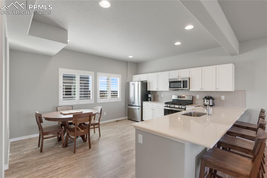 Image 11 of 39: Kitchen