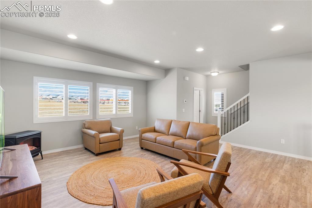 Image 16 of 39: Family Room