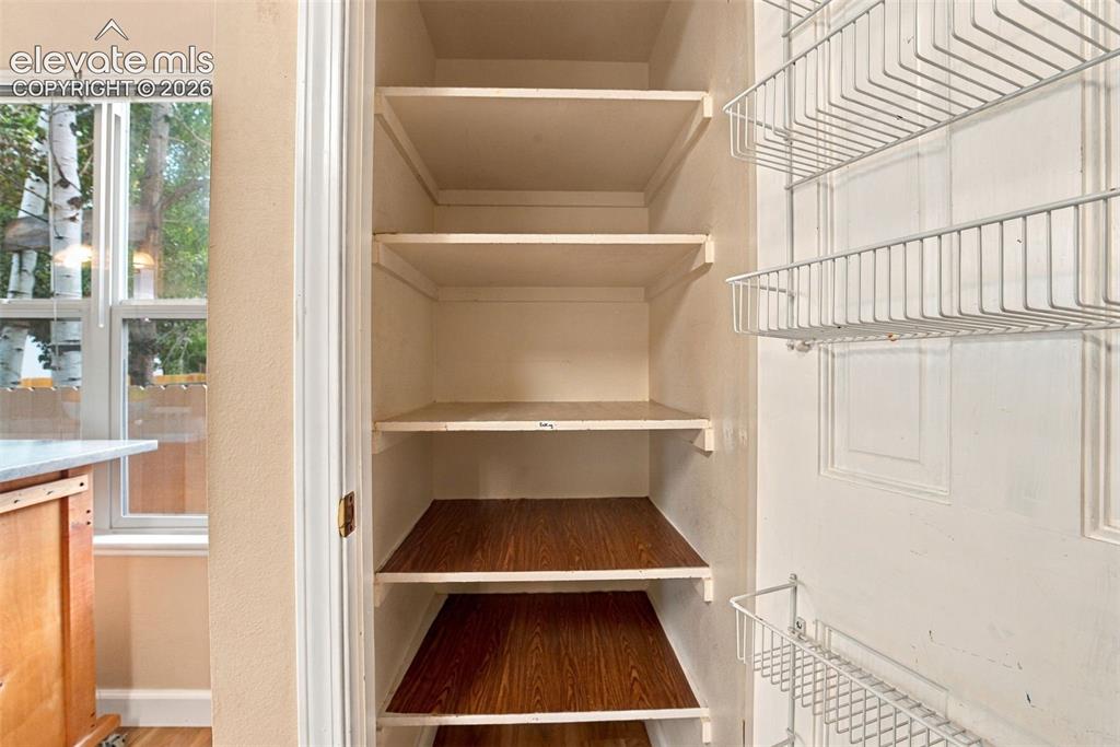 Image 22 of 50: Pantry