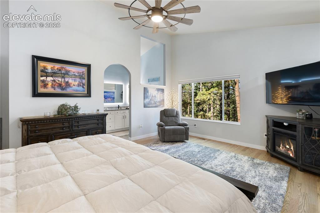 Image 11 of 45: Bedroom