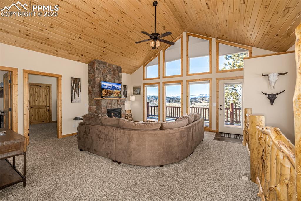 Image 11 of 50: Living Room