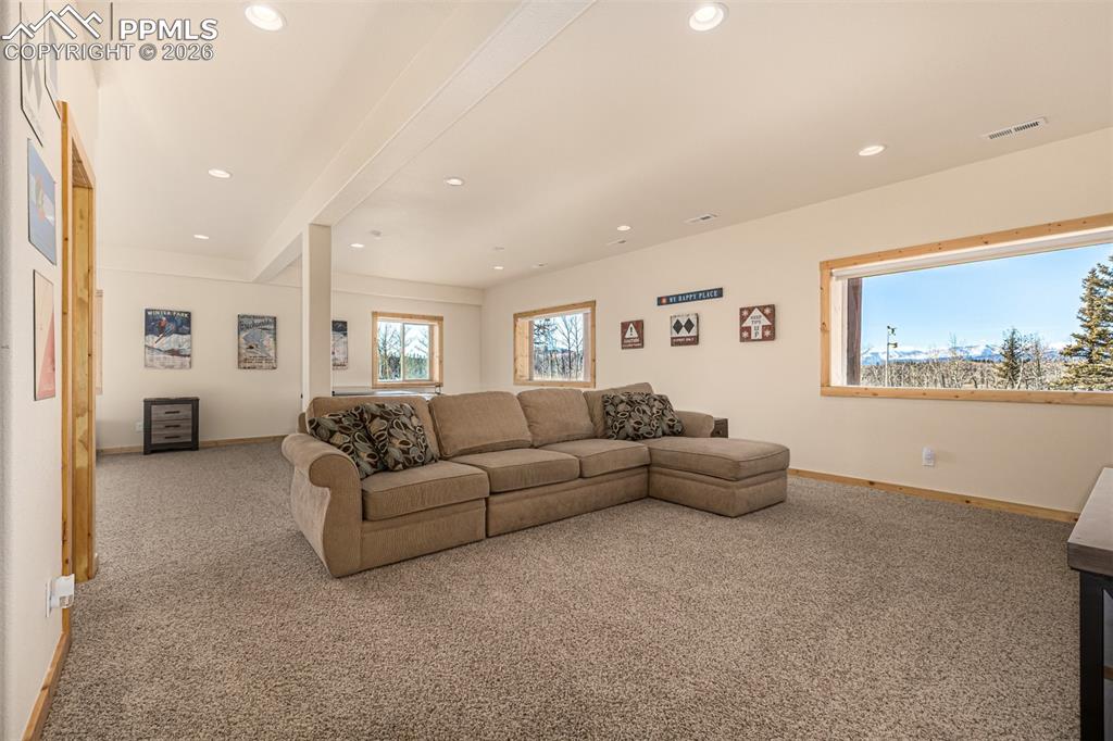 Image 31 of 50: Living Room