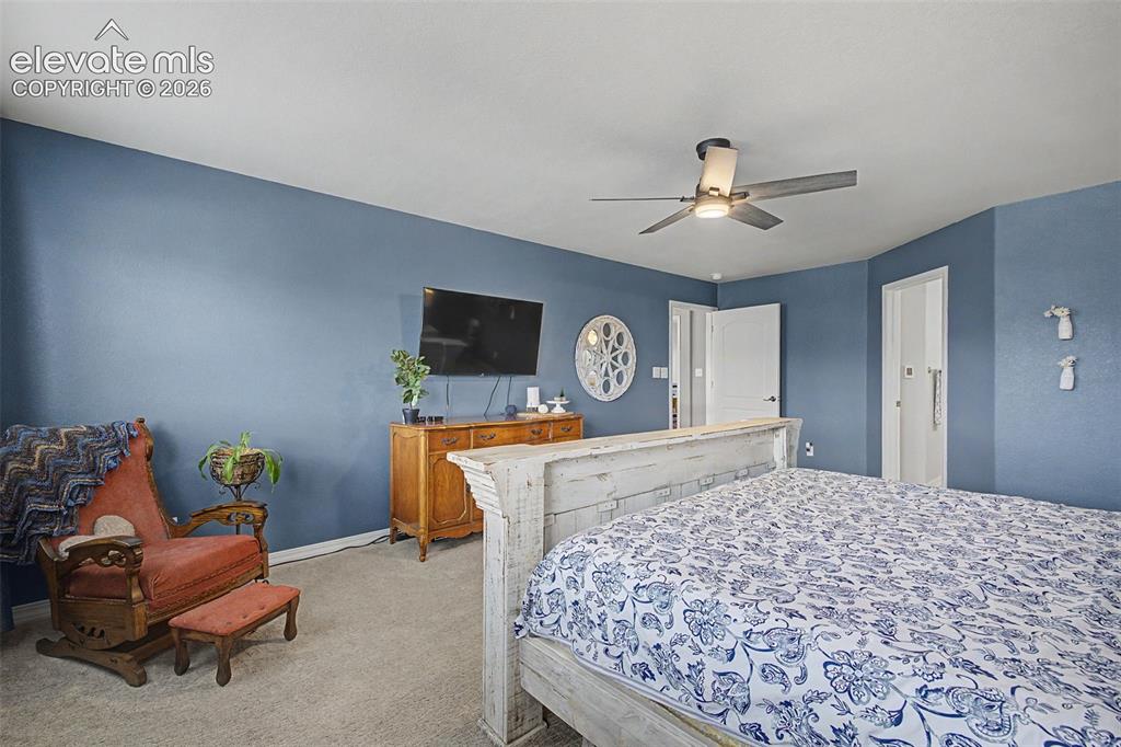 Image 14 of 48: Bedroom