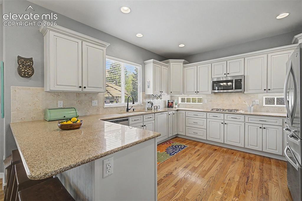 Image 6 of 48: Kitchen