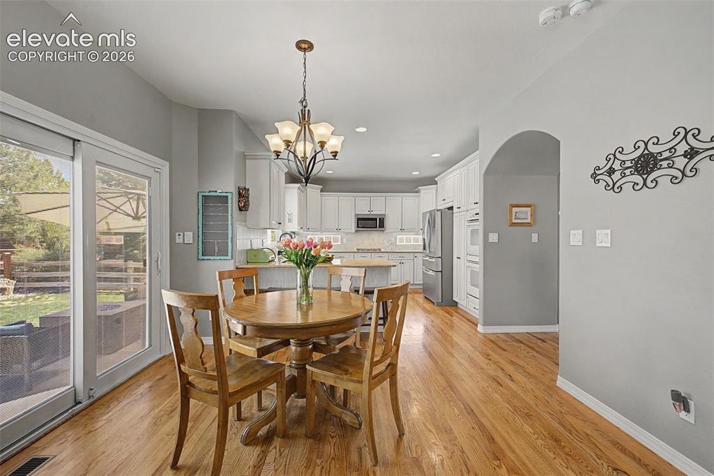 Image 9 of 48: Dining Area