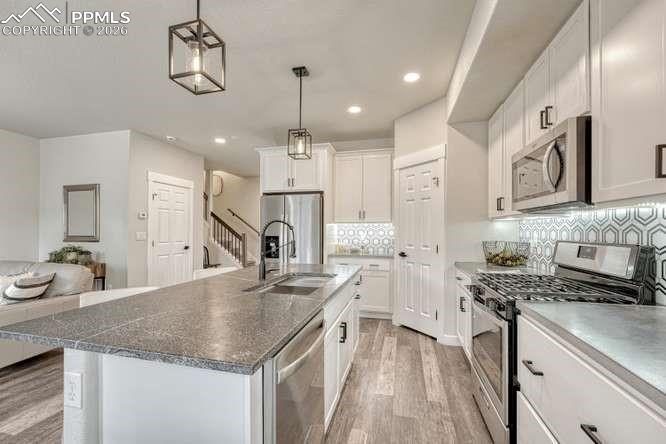 Image 12 of 37: Kitchen