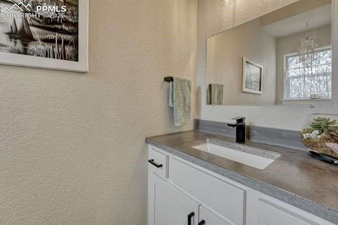 Image 16 of 37: Bathroom