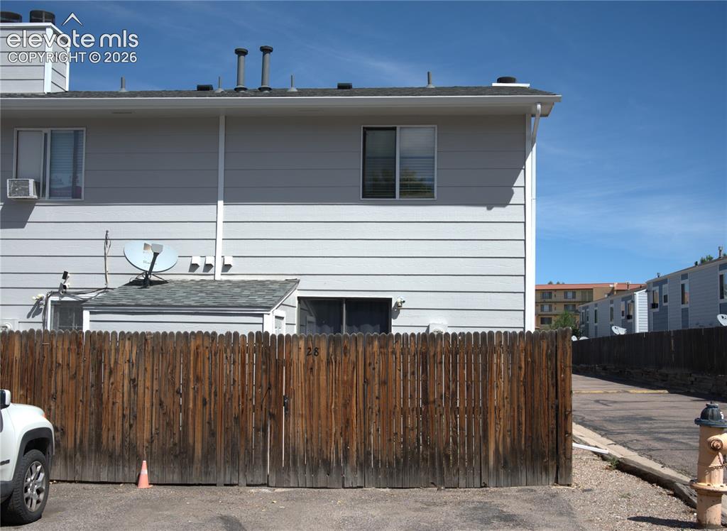 Image 21 of 22: Back of Structure