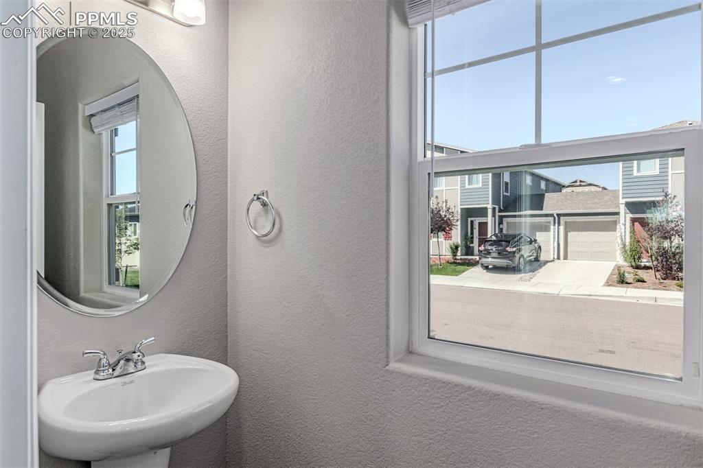 Image 12 of 29: Bathroom