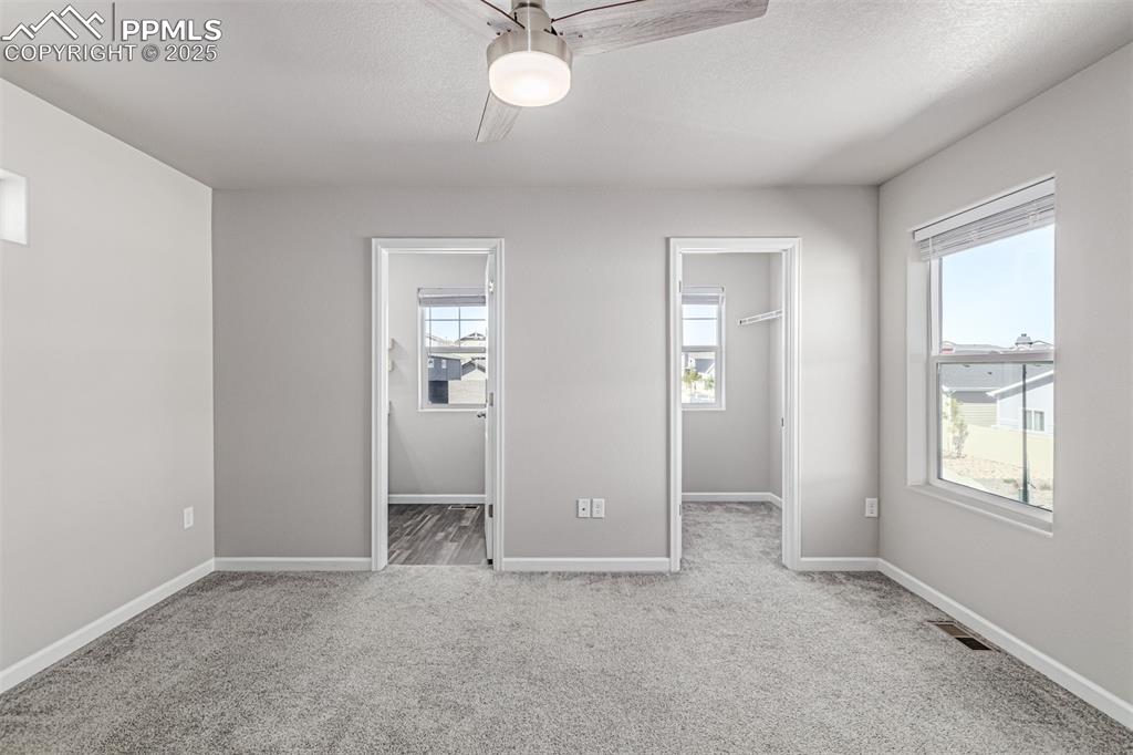 Image 15 of 29: Bedroom