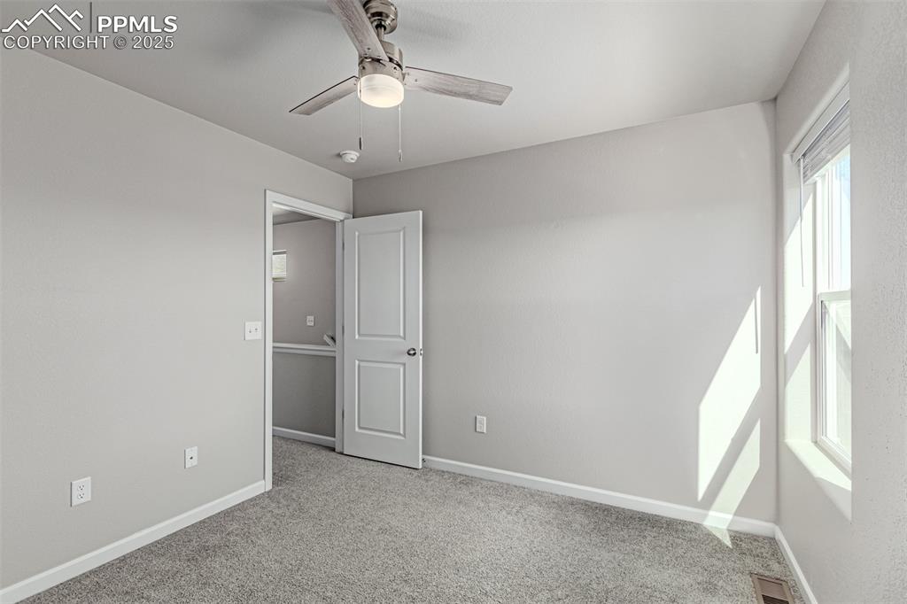 Image 20 of 29: Bedroom