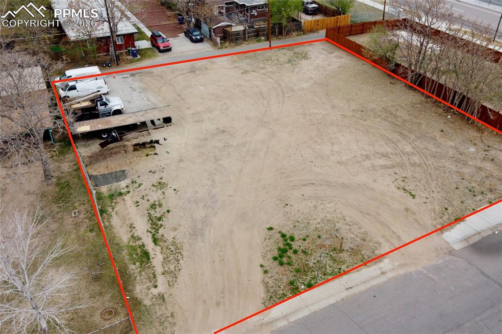 Image 2 of 8: Property lines are approximate, and not a survey