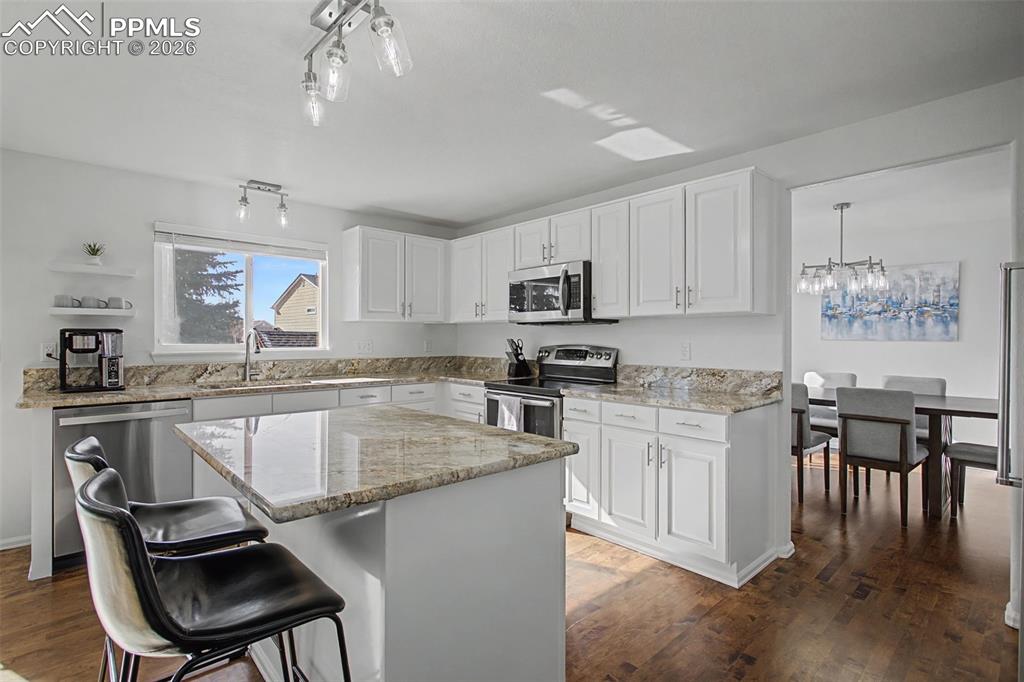 Image 11 of 44: Kitchen