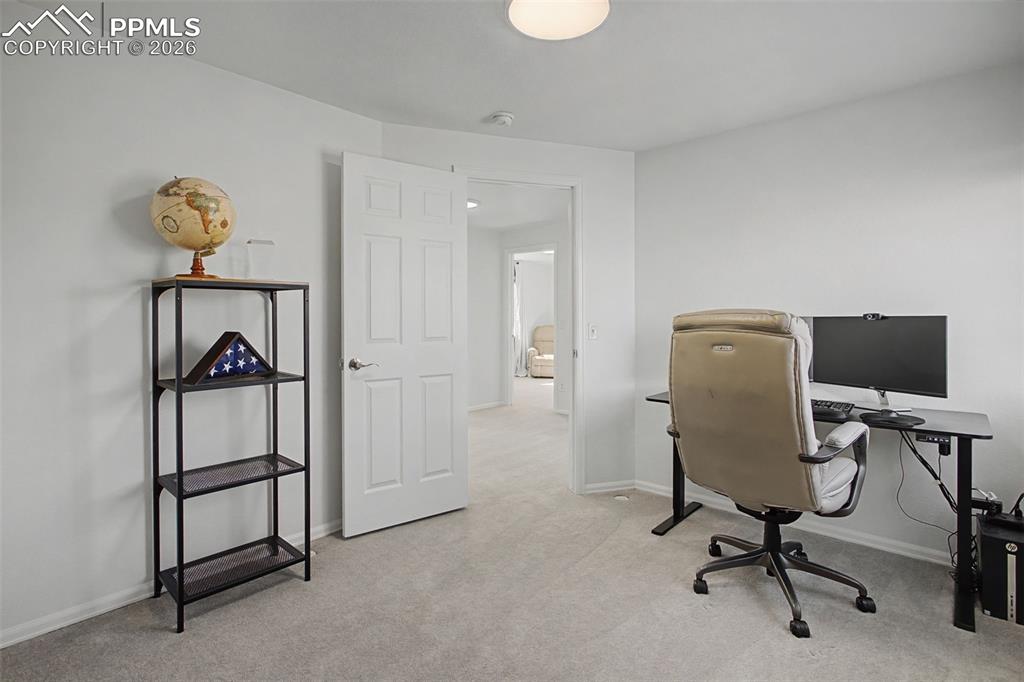 Image 27 of 44: Office