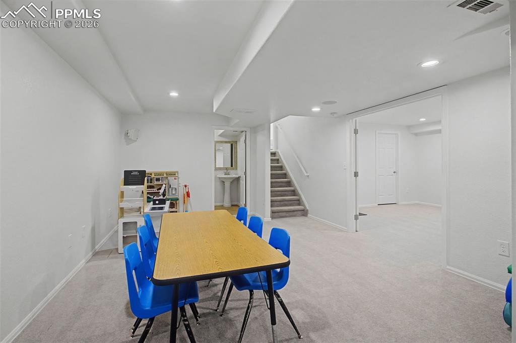 Image 30 of 44: Office