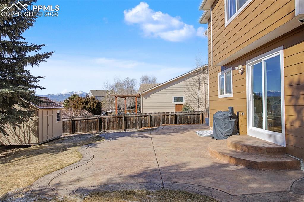 Image 34 of 44: Patio