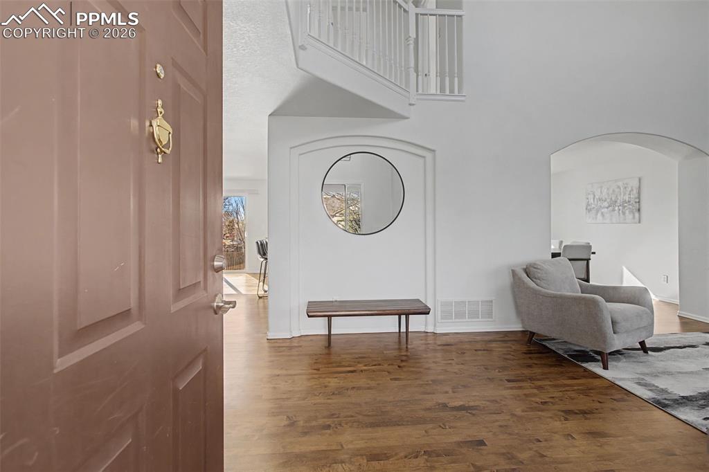 Image 4 of 44: Sitting Room