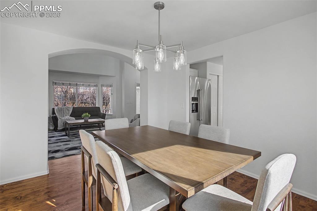 Image 9 of 44: Dining Area