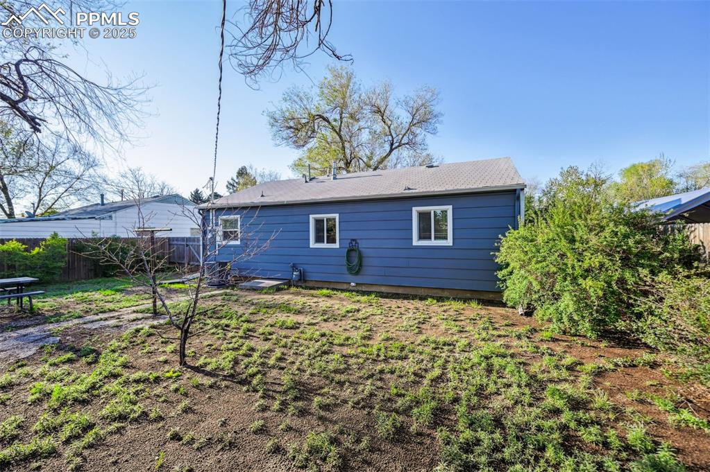 Image 26 of 27: Rear view of property