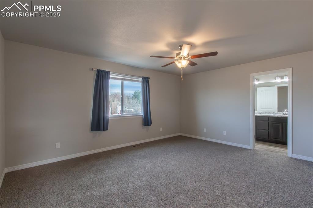 Image 16 of 28: Bedroom