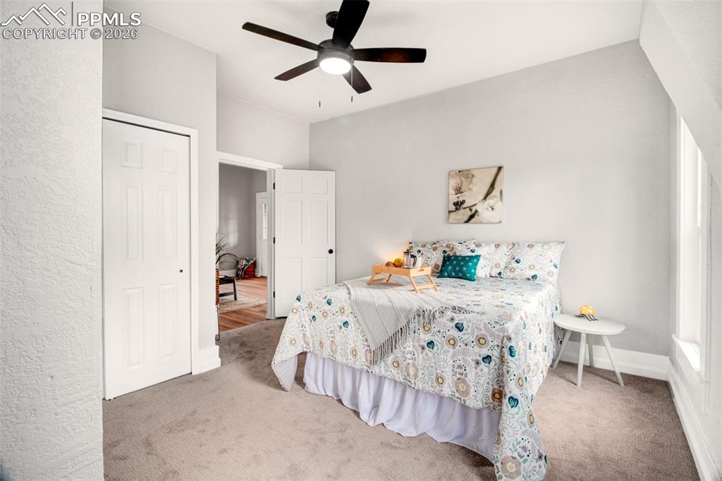 Image 10 of 24: Bedroom