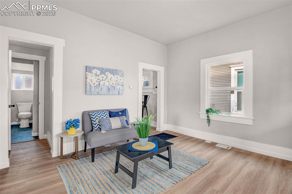 Image 4 of 24: Living Room