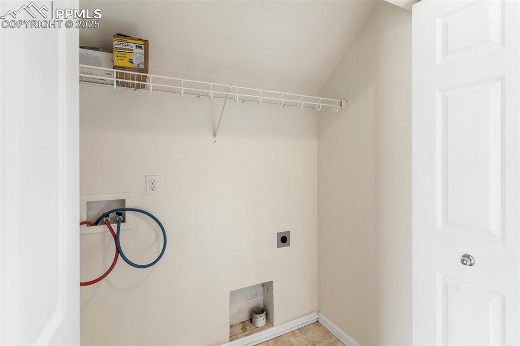 Image 16 of 33: Laundry