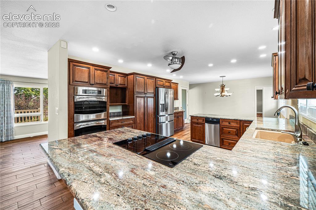Image 10 of 43: Kitchen