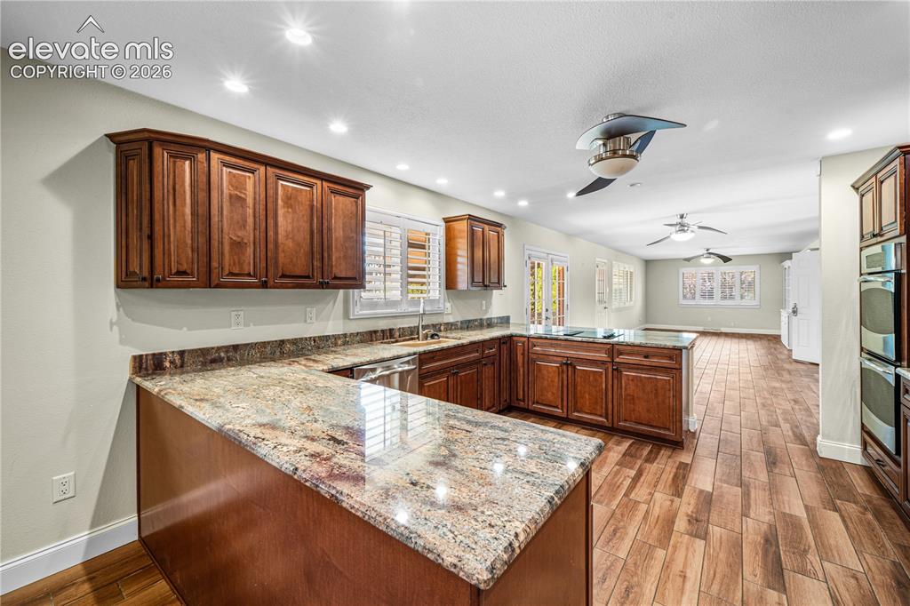 Image 12 of 43: Kitchen