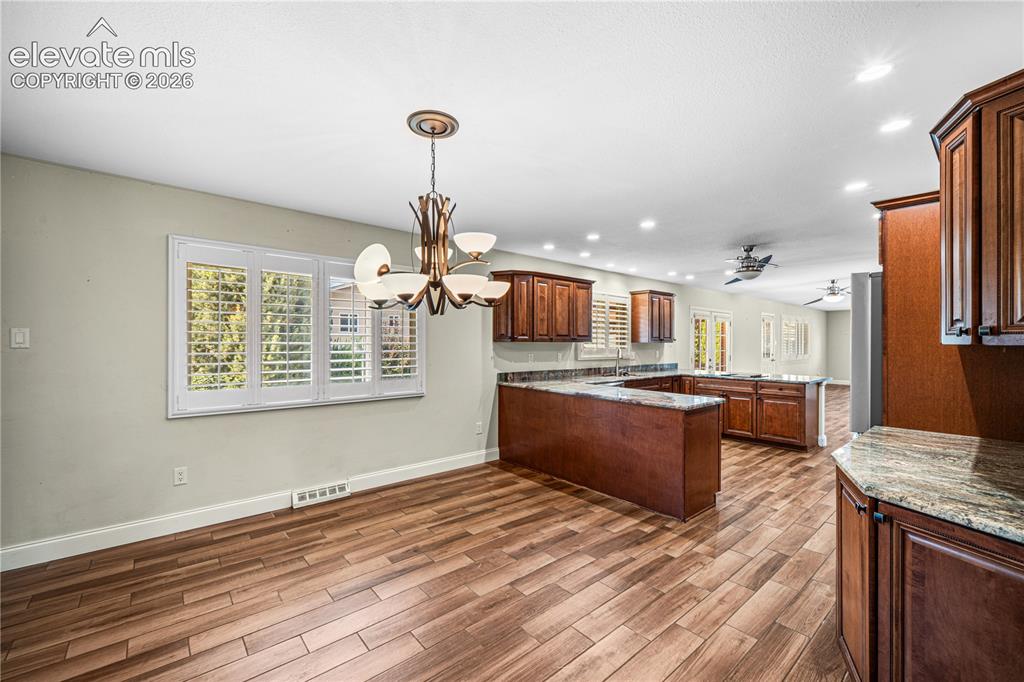 Image 14 of 43: Kitchen