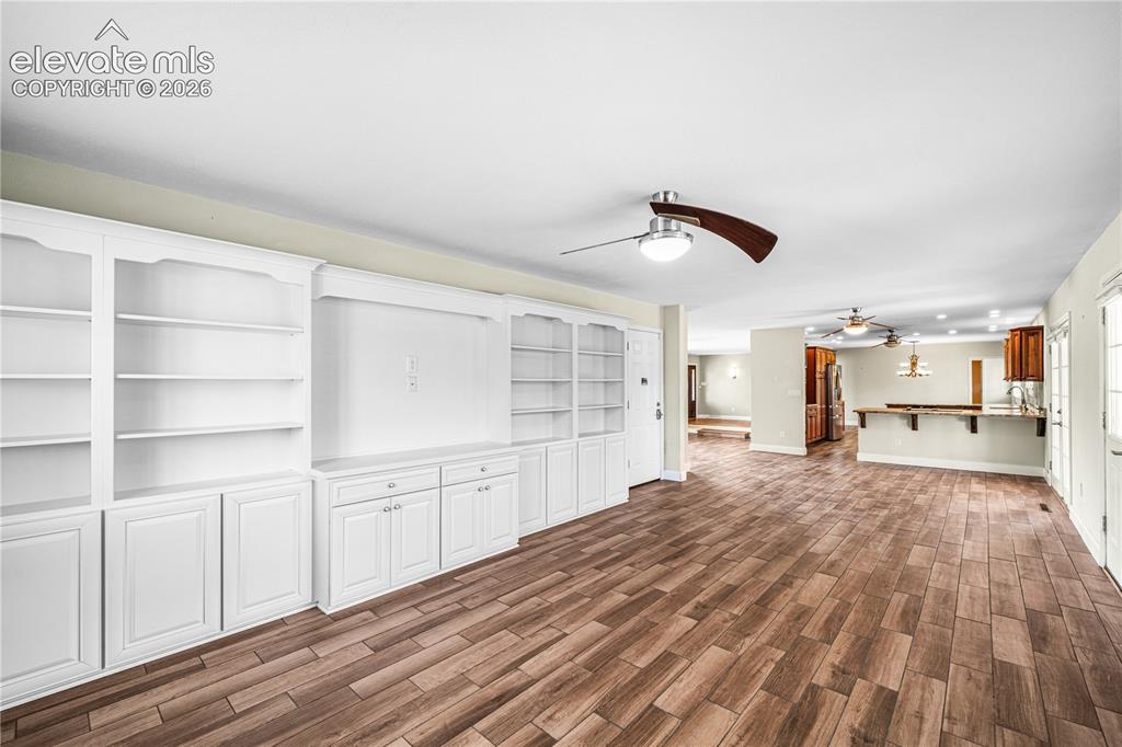 Image 17 of 43: Family Room
