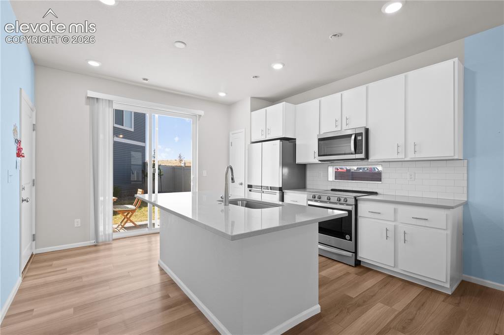 Image 8 of 26: Kitchen
