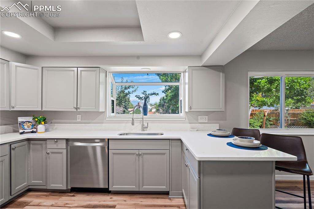 Image 12 of 31: Kitchen