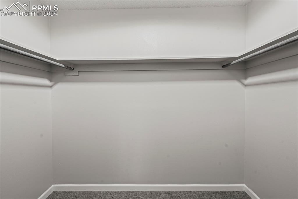 Image 24 of 31: Closet