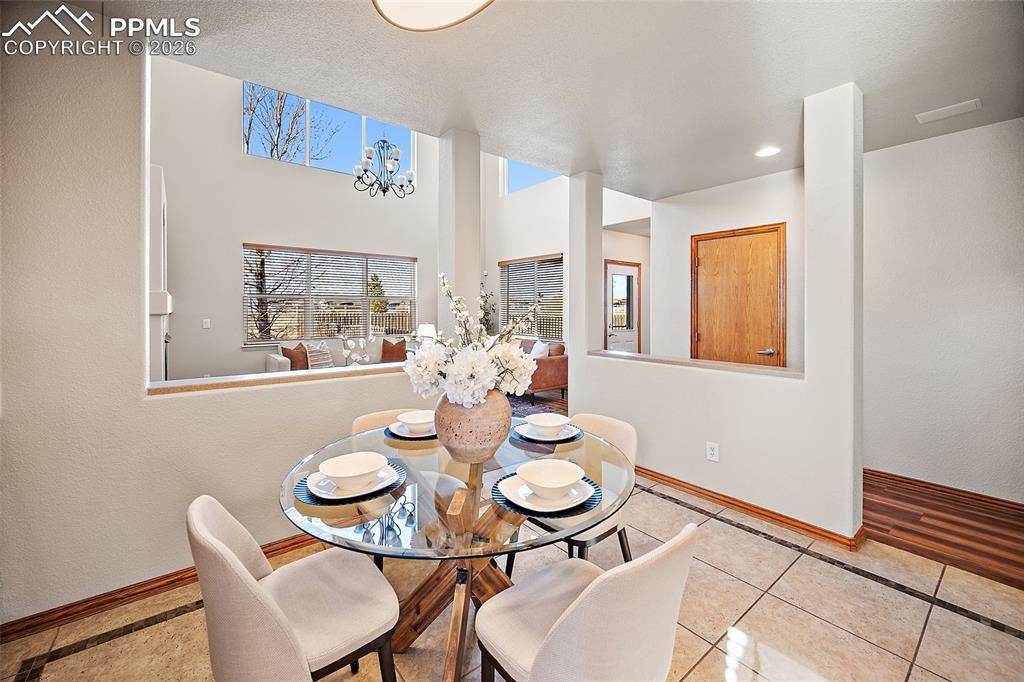 Image 12 of 50: Dining Area