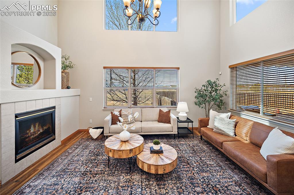 Image 16 of 50: Living Room