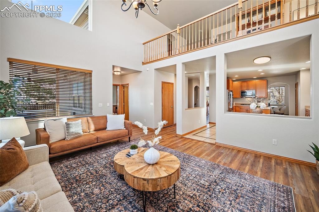 Image 19 of 50: Living Room