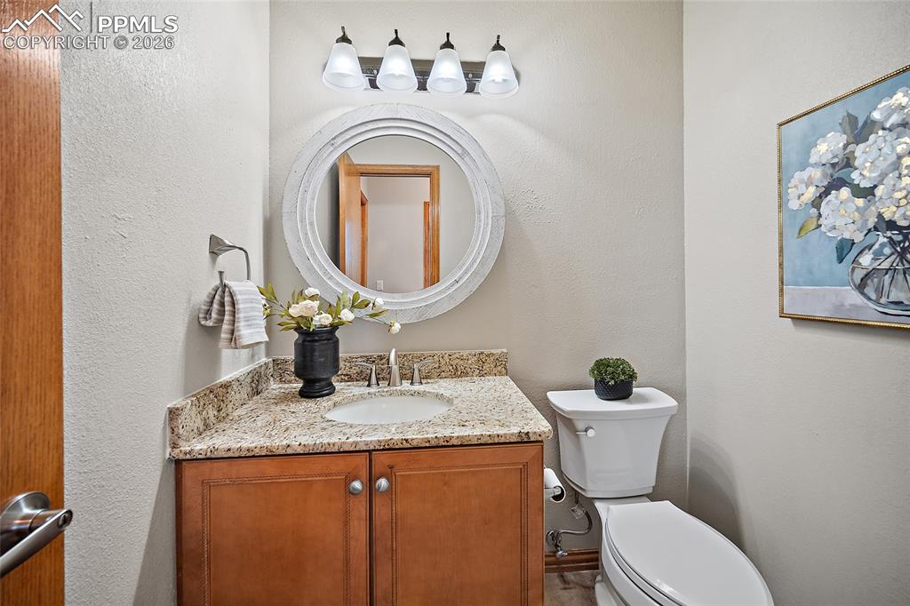 Image 20 of 50: Bathroom